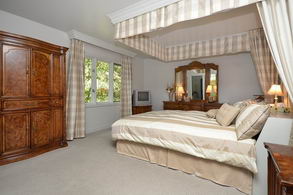 Master Bedroom - Country homes for sale and luxury real estate including horse farms and property in the Caledon and King City areas near Toronto
